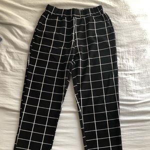 High-Waisted Patterned Pant